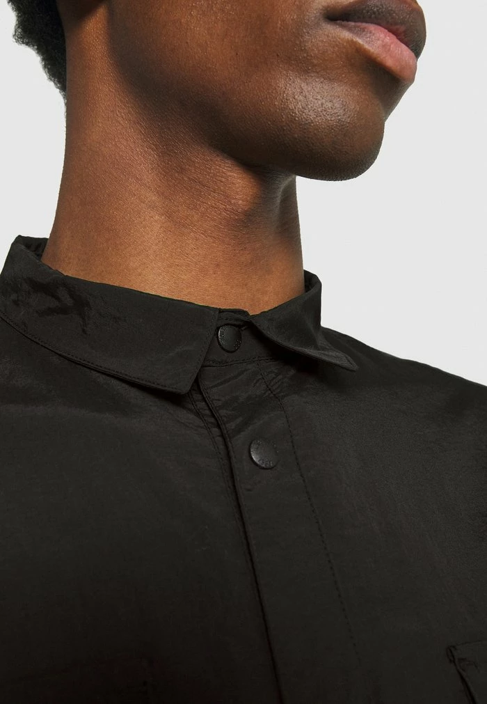 Vente flash 🌟 INDICODE 👖 JEANS CARROLL - Veste Légère - Black ✔️ – Image 6