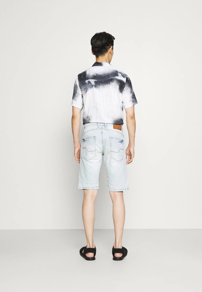 Bon marché 🛒 INDICODE 👖 JEANS KADEN HOLES - Short En Jean - Bleached Denim 👏 – Image 3