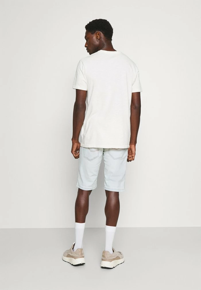 De gros 🛒 INDICODE 👖 JEANS KADEN - Short En Jean - Bleach 😍 – Image 3