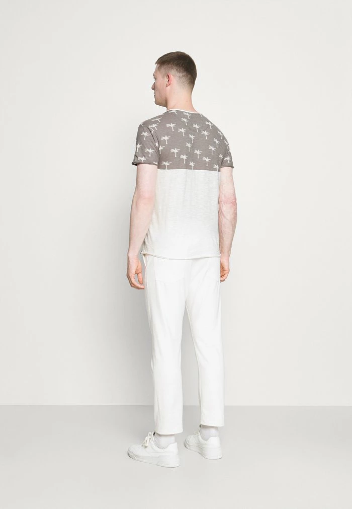 Promo ⭐ INDICODE 👖 JEANS CHARLTON - T-shirt Imprimé - Dark Grey 🔔 – Image 3